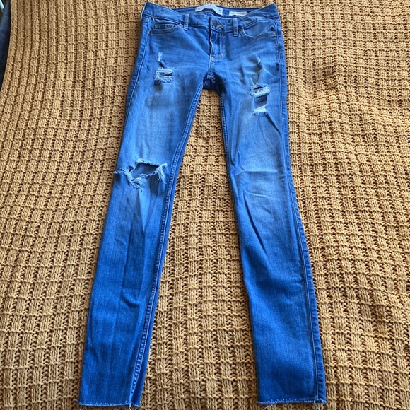 Hollister Low Rise Super Skinny Jeans - Picture 2 of 3